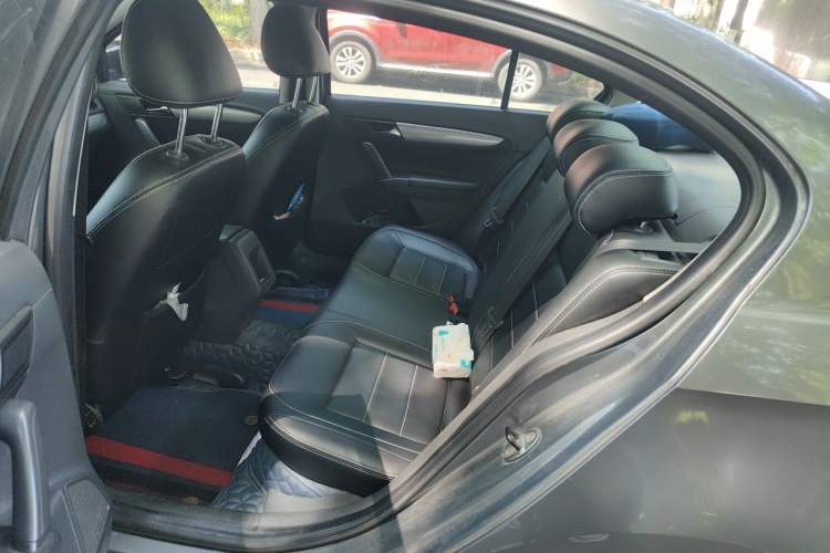 Used Volkswagen Lavida 2013 1.6L Manual Fashion Edition Left Rear Seat