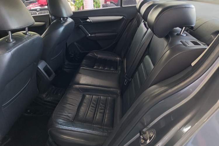 Used Volkswagen Lavida 2013 Revised Version 1.4 TSI DSG Luxury Edition Left Rear Seat