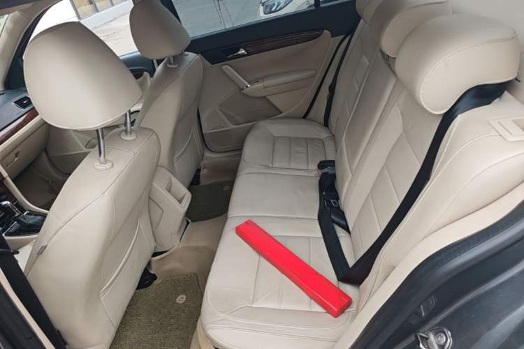 Used Volkswagen Lavida 2013 1.4TSI DSG Comfort Edition Left Rear Seat