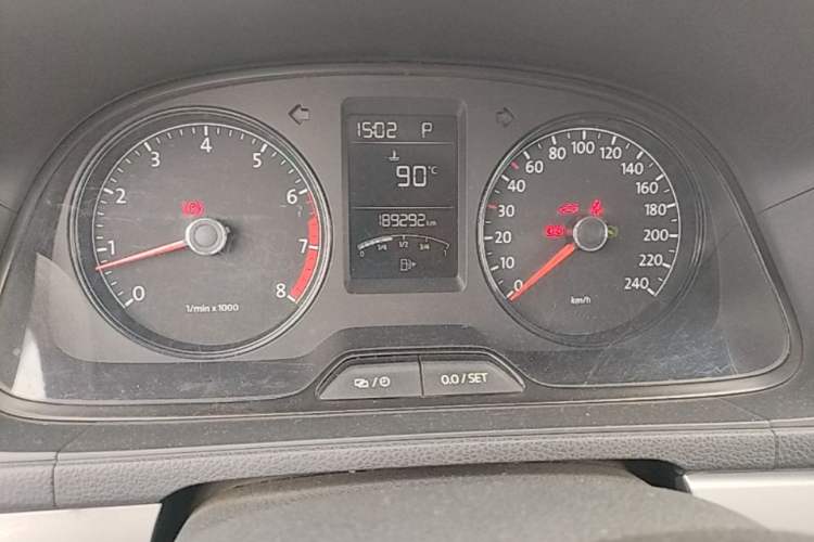 Used Volkswagen Lavida 2013 1.6L Automatic Fashion Edition Odometer Close Up