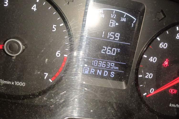 Used Volkswagen Lavida 2013 1.6L Automatic Fashion Edition Odometer Close Up