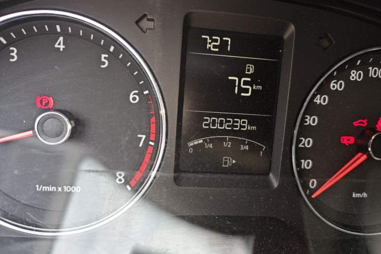 Used Volkswagen Lavida 2013 Restyled Classic 1.6L Manual Comfort Edition Odometer Close Up