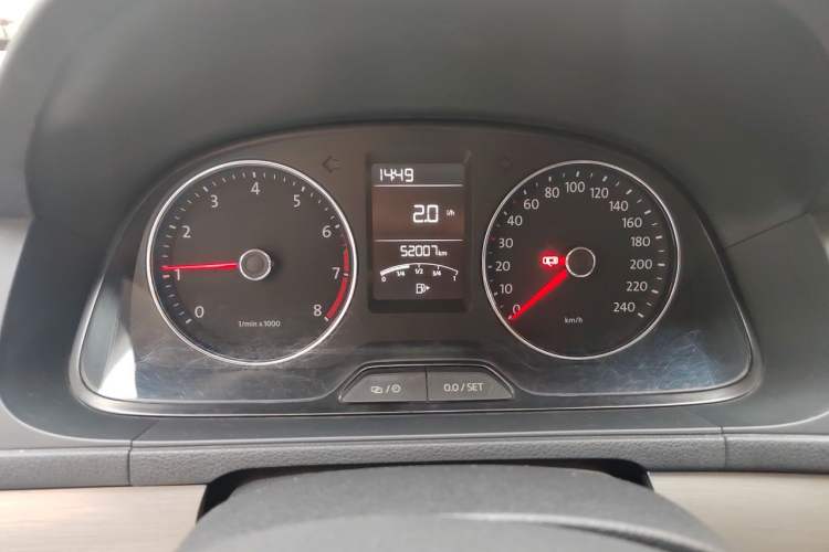 Used Volkswagen Lavida 2013 Restyled Classic 1.6L Manual Comfort Edition Odometer Close Up
