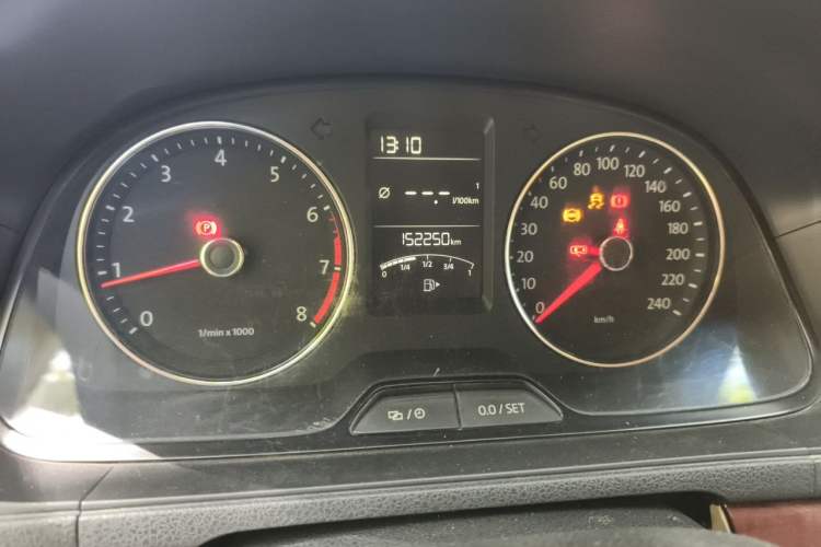 Used Volkswagen Lavida 2013 Restyled Classic 1.6L Manual Comfort Edition Odometer Close Up