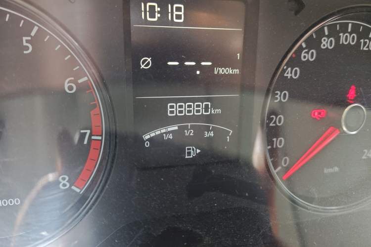 Used Volkswagen Lavida 2013 Revised Classic 1.6L Manual Fashion Edition Odometer Close Up