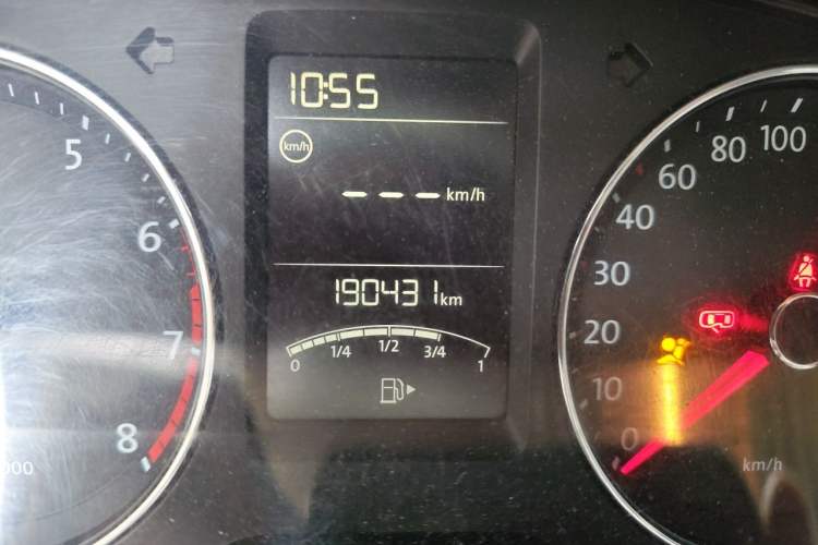 Used Volkswagen Lavida 2013 Restyled Classic 1.6L Manual Comfort Edition Odometer Close Up