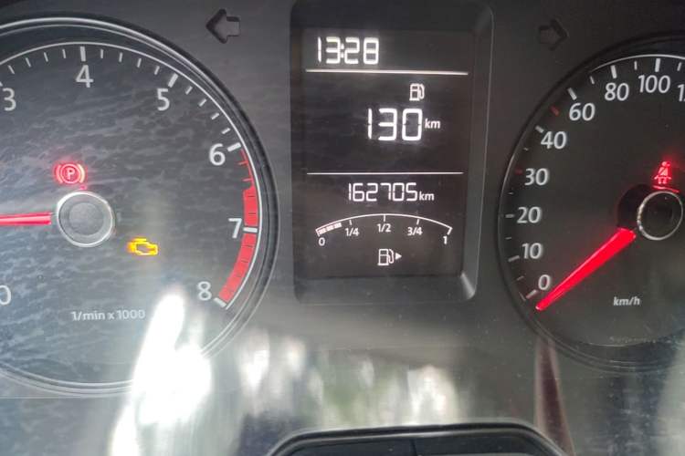 Used Volkswagen Lavida 2013 Revised Classic 1.6L Manual Fashion Edition Odometer Close Up