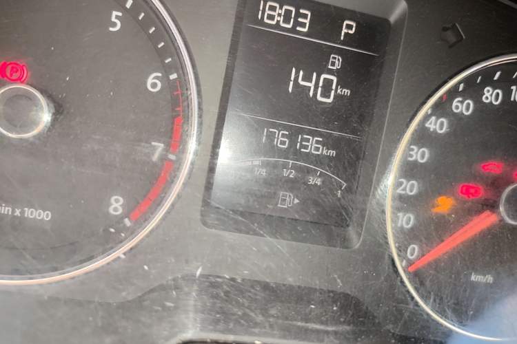 Used Volkswagen Lavida 2013 Revised Version 1.4 TSI DSG Comfort Edition Odometer Close Up