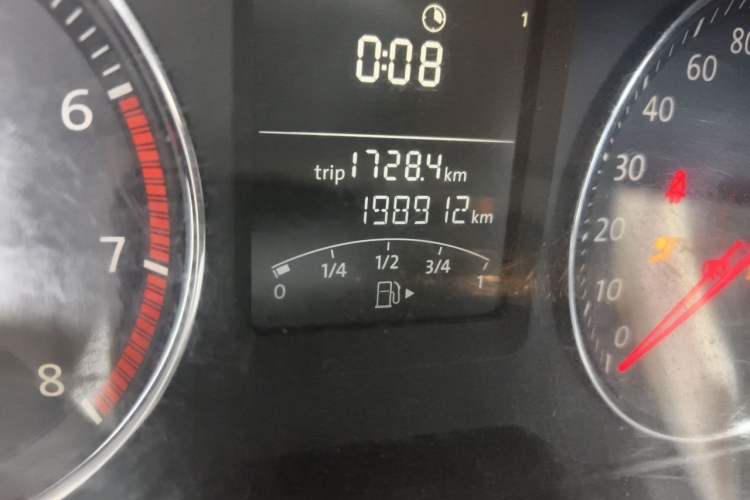 Used Volkswagen Lavida 2013 1.4TSI DSG Comfort Edition Odometer Close Up