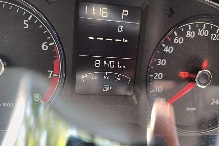 Used Volkswagen Lavida 2013 Revised Classic 1.6L Automatic Fashion Edition Odometer Close Up