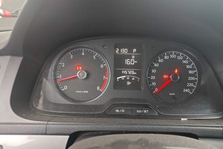 Used Volkswagen Lavida 2013 Revised Classic 1.6L Automatic Fashion Edition Odometer Close Up