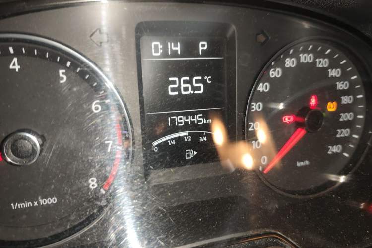 Used Volkswagen Lavida 2013 Revised Version 1.4 TSI DSG Comfort Edition Odometer Close Up
