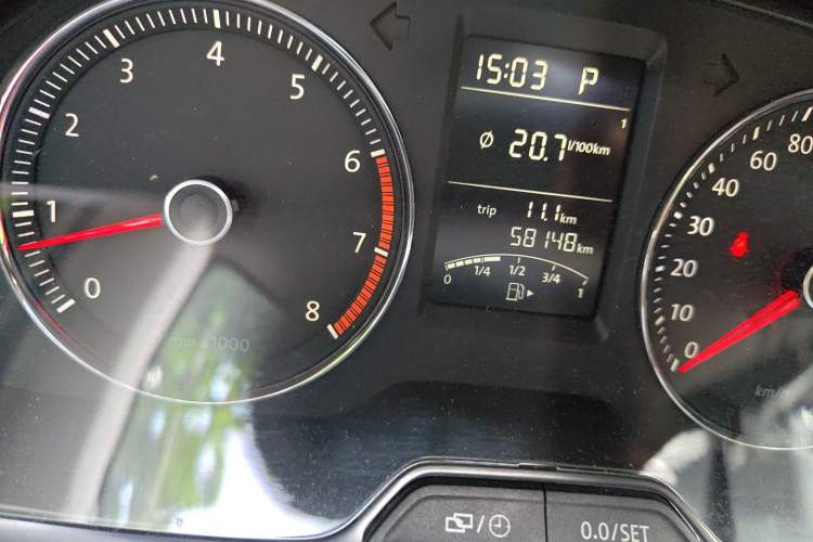 Used Volkswagen Lavida 2013 1.4TSI DSG Comfort Edition Odometer Close Up