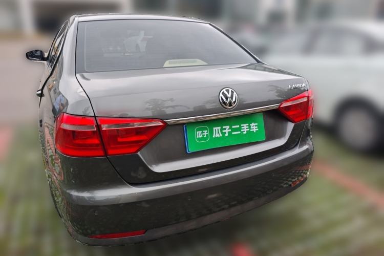 Used Volkswagen Lavida 2013 Revised Version 1.6L Automatic Luxury Edition Rear
