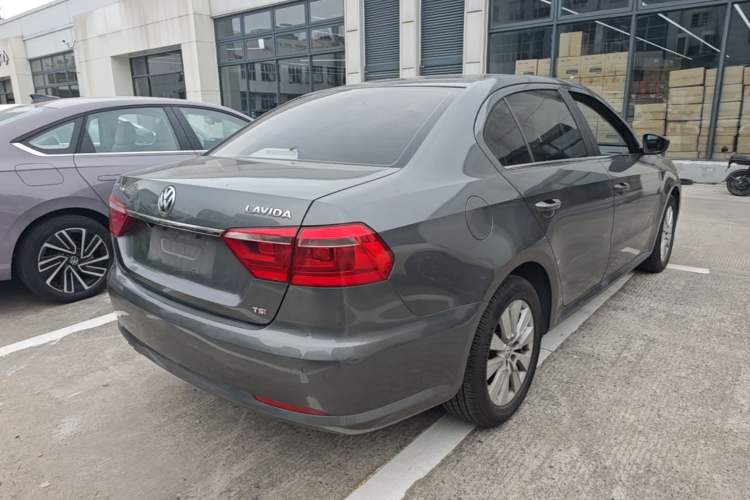 Used Volkswagen Lavida 2013 1.4TSI DSG Comfort Edition Rear Right 45 Deg