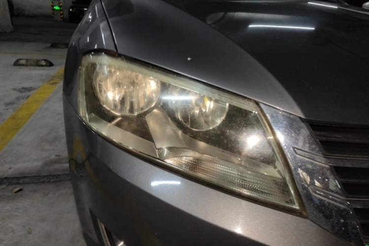 Used Volkswagen Lavida 2013 Restyled Classic 1.6L Manual Comfort Edition Right Front Headlight