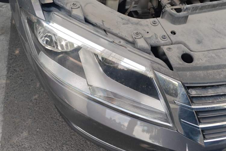 Used Volkswagen Lavida 2013 Restyled Classic 1.6L Automatic Comfort Edition Right Front Headlight