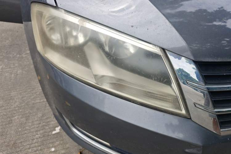 Used Volkswagen Lavida 2013 Restyled Classic 1.6L Manual Comfort Edition Right Front Headlight