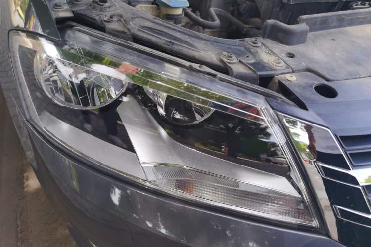 Used Volkswagen Lavida 2013 Restyled Classic 1.6L Automatic Comfort Edition Right Front Headlight