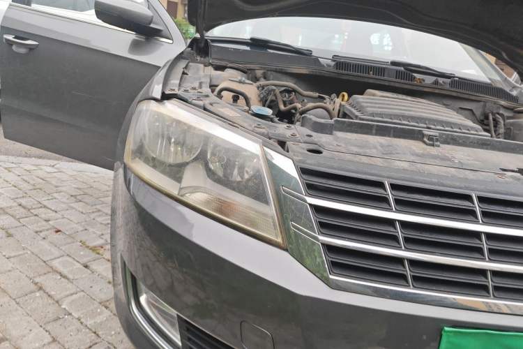 Used Volkswagen Lavida 2013 1.6L Manual Comfort Edition Right Front Headlight