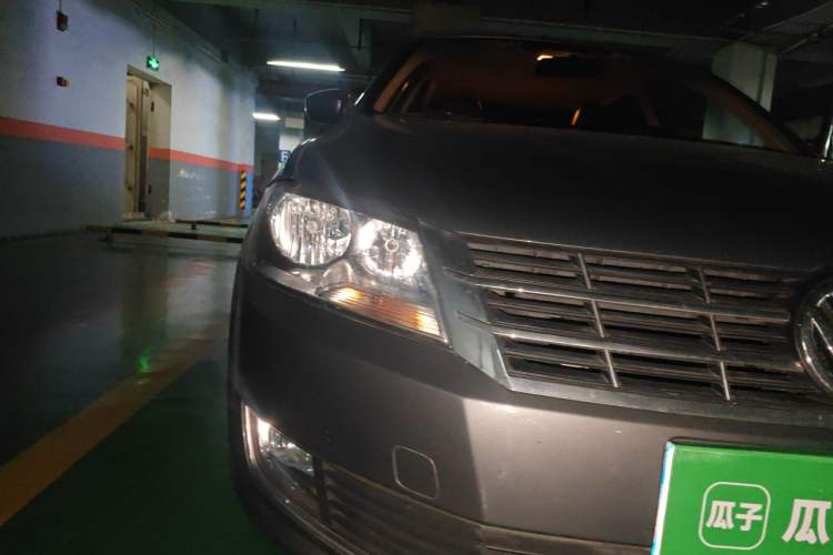 Used Volkswagen Lavida 2013 Restyled Classic 1.6L Automatic Comfort Edition Right Front Headlight