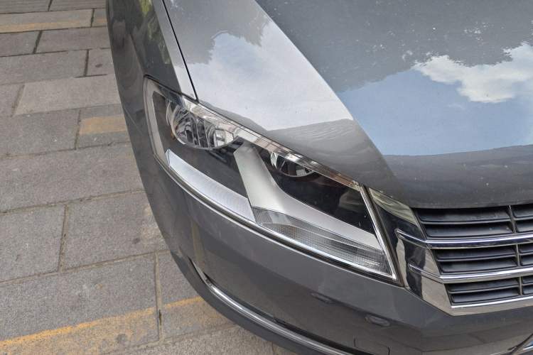Used Volkswagen Lavida 2013 1.4TSI DSG Comfort Edition Right Front Headlight