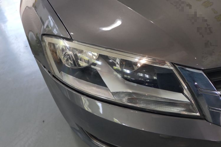 Used Volkswagen Lavida 2013 Revised Version 1.4 TSI DSG Luxury Edition Right Front Headlight