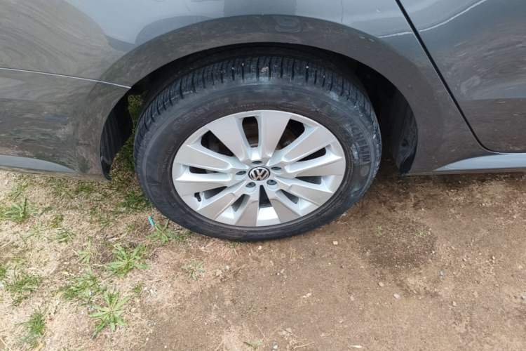 Used Volkswagen Lavida 2013 Restyled Classic 1.6L Automatic Comfort Edition Right Rear Wheel Hub