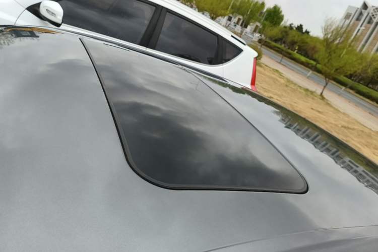 Used Volkswagen Lavida 2013 Restyled Classic 1.6L Automatic Comfort Edition Roof