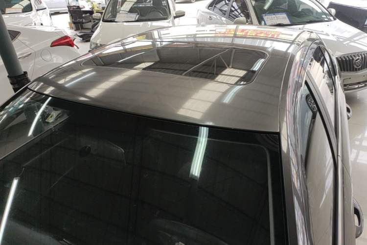 Used Volkswagen Lavida 2013 Restyled Classic 1.6L Automatic Comfort Edition Roof