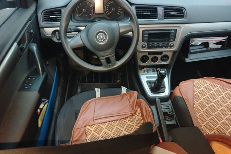 Used Volkswagen Lavida 2013 Revised Classic 1.6L Manual Fashion Edition Steering Wheel
