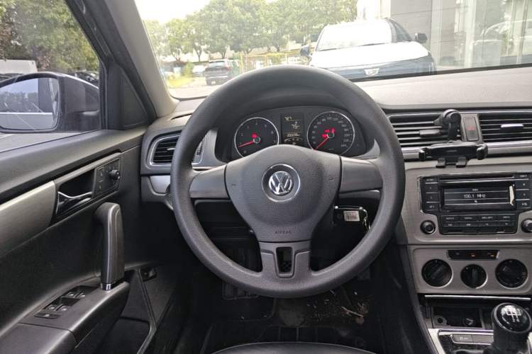Used Volkswagen Lavida 2013 Restyled Classic 1.6L Manual Comfort Edition Steering Wheel