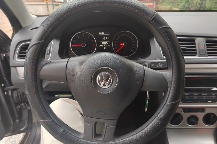 Used Volkswagen Lavida 2013 Restyled Classic 1.6L Manual Comfort Edition Steering Wheel
