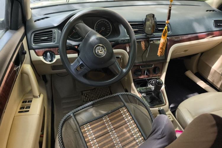 Used Volkswagen Lavida 2013 Restyled Classic 1.6L Manual Comfort Edition Steering Wheel