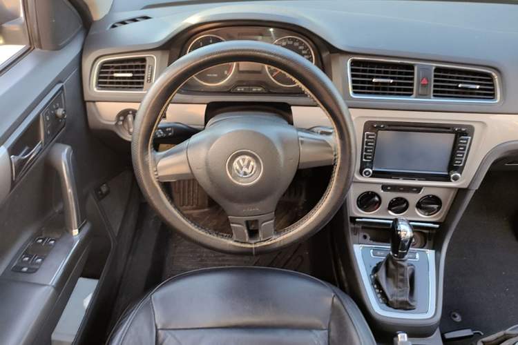 Used Volkswagen Lavida 2013 Revised Version 1.4 TSI DSG Comfort Edition Steering Wheel