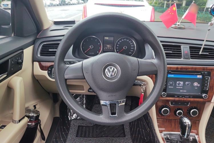 Used Volkswagen Lavida 2013 Restyled Classic 1.6L Automatic Comfort Edition Steering Wheel