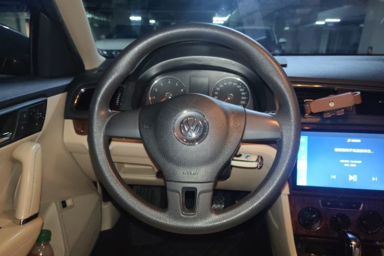Used Volkswagen Lavida 2013 Revised Version 1.4 TSI DSG Comfort Edition Steering Wheel