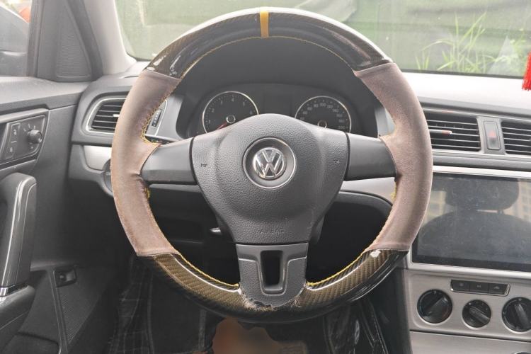 Used Volkswagen Lavida 2013 1.6L Manual Comfort Edition Steering Wheel