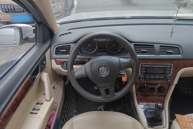 Used Volkswagen Lavida 2013 Restyled Classic 1.6L Manual Comfort Edition Steering Wheel
