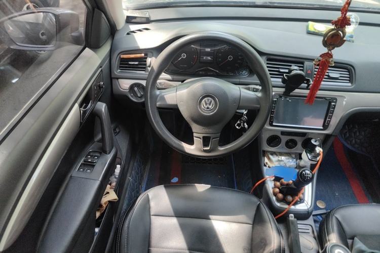 Used Volkswagen Lavida 2013 1.6L Manual Fashion Edition Steering Wheel