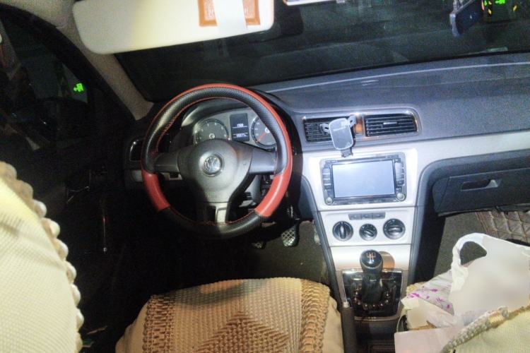 Used Volkswagen Lavida 2013 1.6L Manual Comfort Edition Steering Wheel