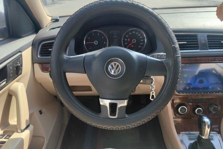 Used Volkswagen Lavida 2013 1.6L Automatic Comfort Edition Steering Wheel