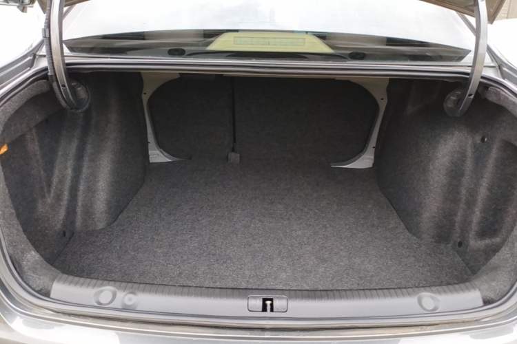 Used Volkswagen Lavida 2013 Restyled Classic 1.6L Automatic Comfort Edition Trunk