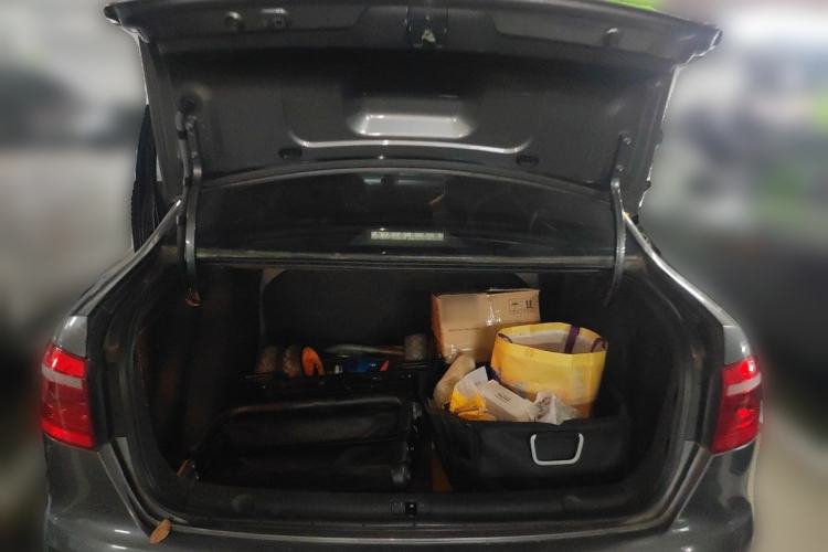 Used Volkswagen Lavida 2013 Revised Classic 1.6L Automatic Fashion Edition Trunk