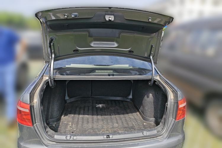 Used Volkswagen Lavida 2013 1.6L Manual Comfort Edition Trunk