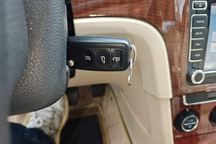 Used Volkswagen Lavida 2013 Revised Version 1.6L Automatic Luxury Edition Vehicle Key