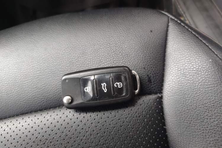 Used Volkswagen Lavida 2013 Revised Classic 1.6L Manual Fashion Edition Vehicle Key