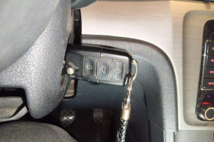 Used Volkswagen Lavida 2013 1.6L Manual Comfort Edition Vehicle Key