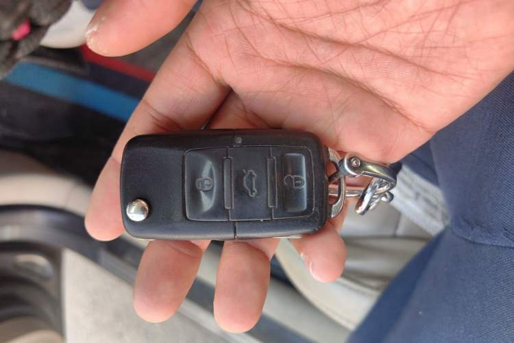 Used Volkswagen Lavida 2013 1.6L Automatic Comfort Edition Vehicle Key