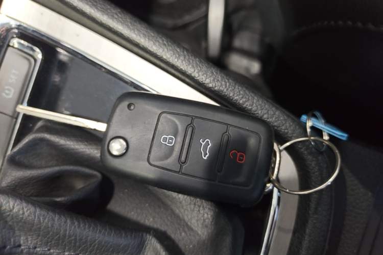 Used Volkswagen Lavida 2013 Revised Version 1.4 TSI DSG Luxury Edition Vehicle Key